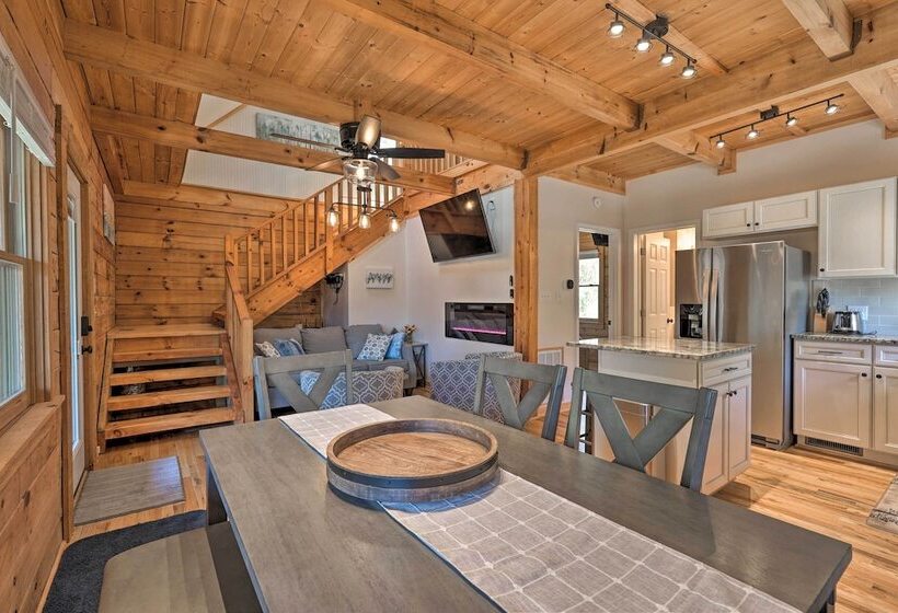 Remote Mountain Escape W/ Hot Tub & 122 Acres!