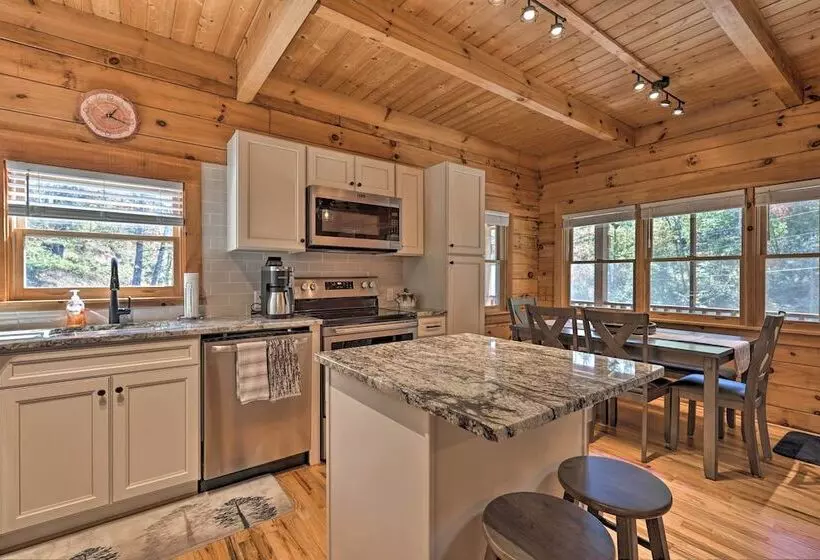 Remote Mountain Escape W/ Hot Tub & 122 Acres!