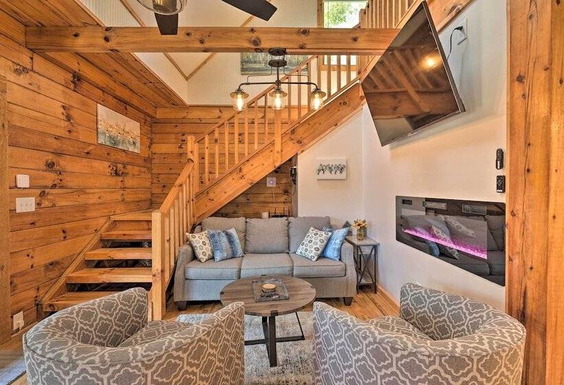 Remote Mountain Escape W/ Hot Tub & 122 Acres!