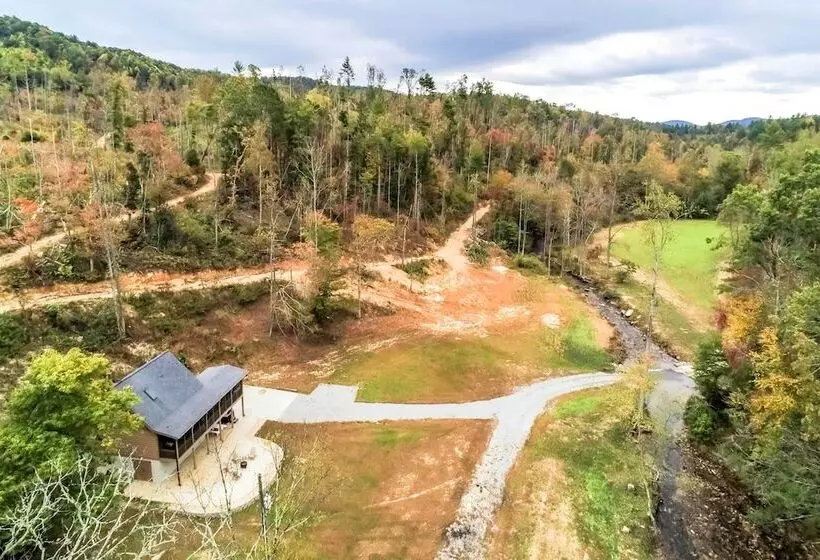 Remote Mountain Escape W/ Hot Tub & 122 Acres!