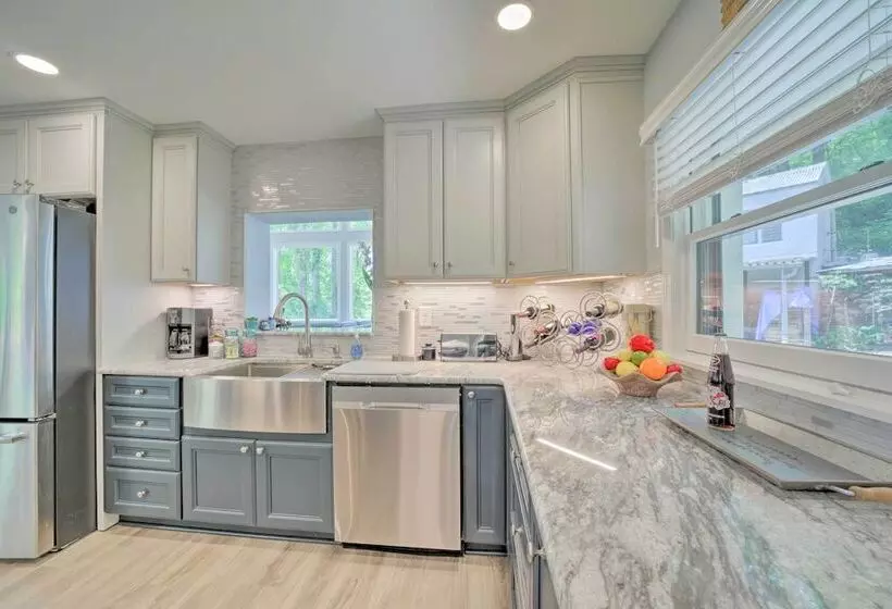 Remote Smoky Mtn Escape W/ Views & Trail Access!