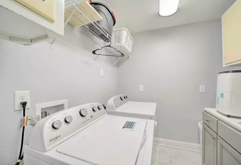 Remote Smoky Mtn Escape W/ Views & Trail Access!