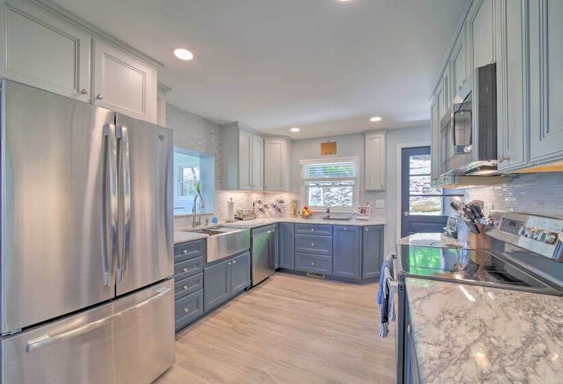 Remote Smoky Mtn Escape W/ Views & Trail Access!