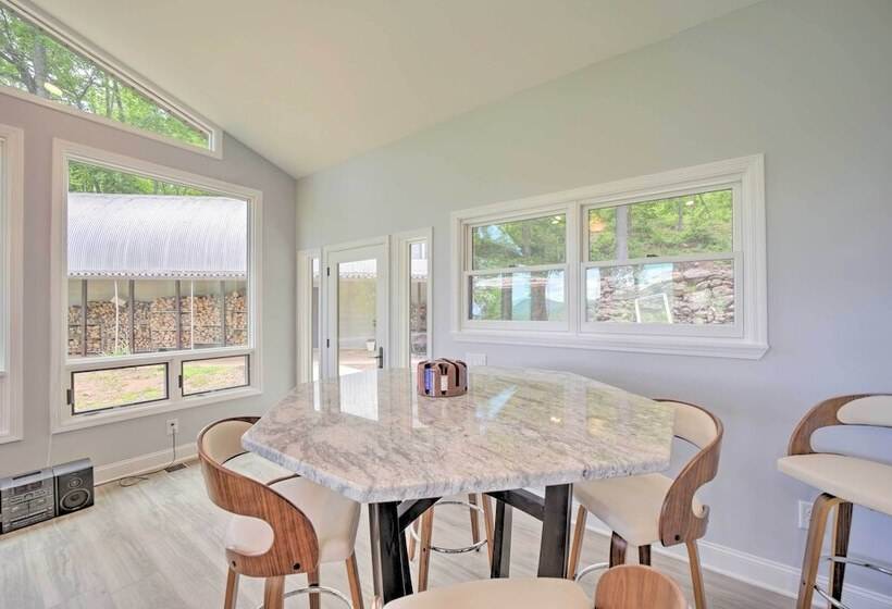 Remote Smoky Mtn Escape W/ Views & Trail Access!