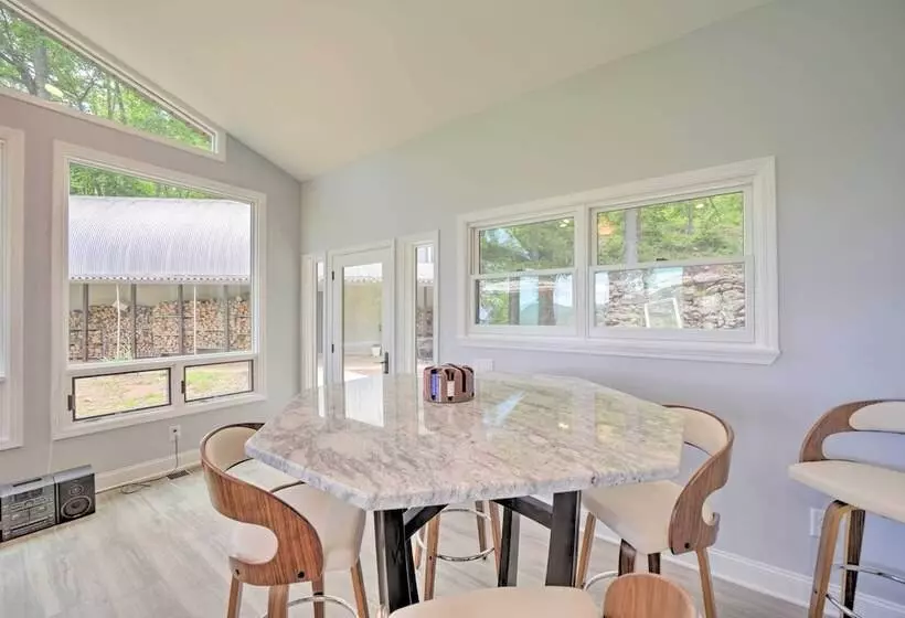 Remote Smoky Mtn Escape W/ Views & Trail Access!