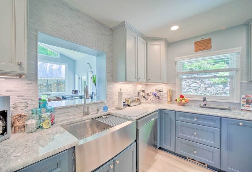 Remote Smoky Mtn Escape W/ Views & Trail Access!