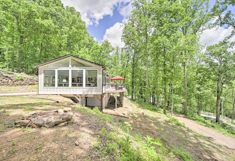 Remote Smoky Mtn Escape W/ Views & Trail Access!