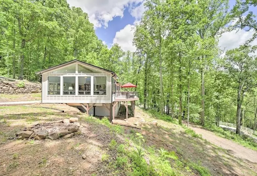 Remote Smoky Mtn Escape W/ Views & Trail Access!