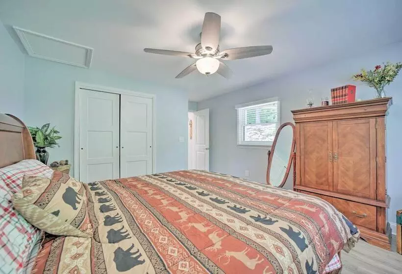 Remote Smoky Mtn Escape W/ Views & Trail Access!