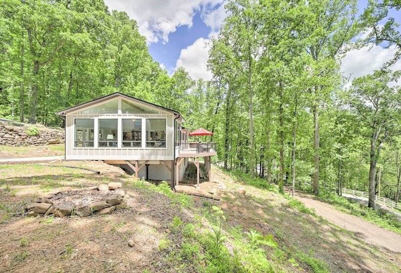 Remote Smoky Mtn Escape W/ Views & Trail Access!