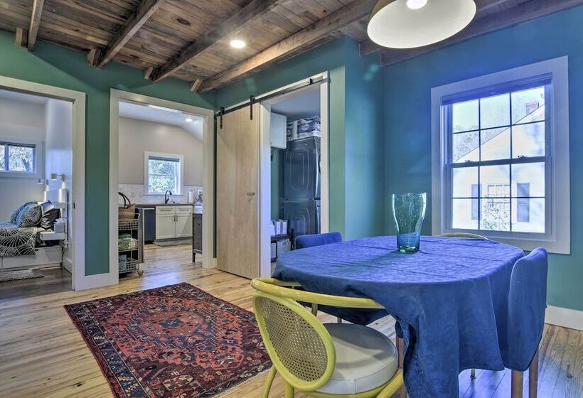 Renovated Carrboro House With Deck & Fire Pit!