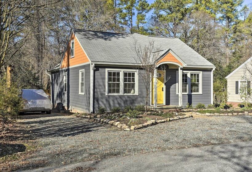 Renovated Carrboro House With Deck & Fire Pit!