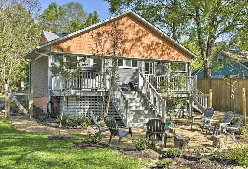 Renovated Carrboro House With Deck & Fire Pit!