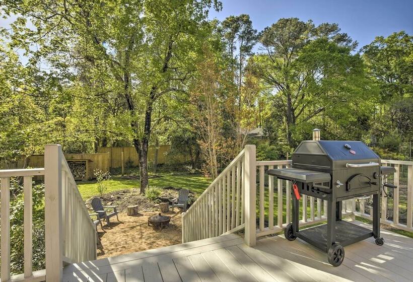 Renovated Carrboro House With Deck & Fire Pit!