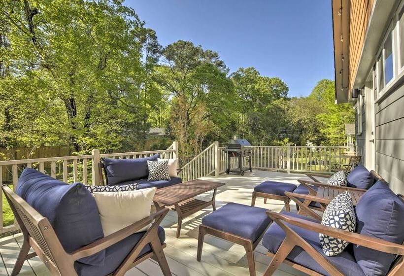 Renovated Carrboro House With Deck & Fire Pit!