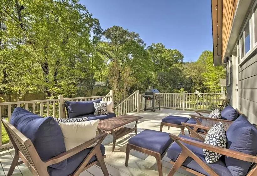 Renovated Carrboro House With Deck & Fire Pit!