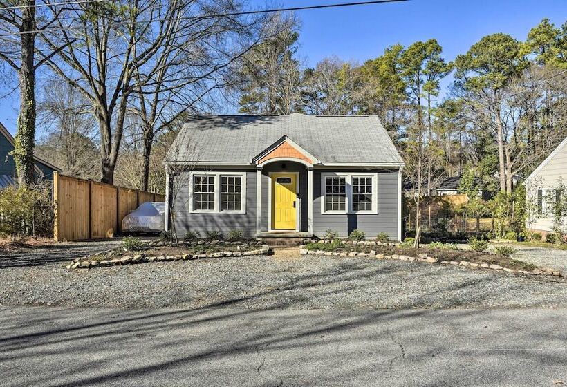 Renovated Carrboro House With Deck & Fire Pit!