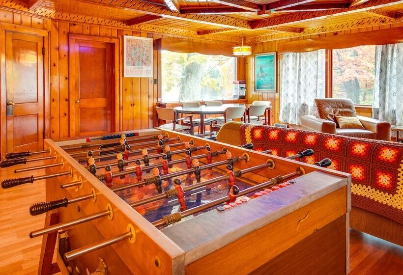 Retro Rhinelander Lake Retreat W/ Fire Pit!