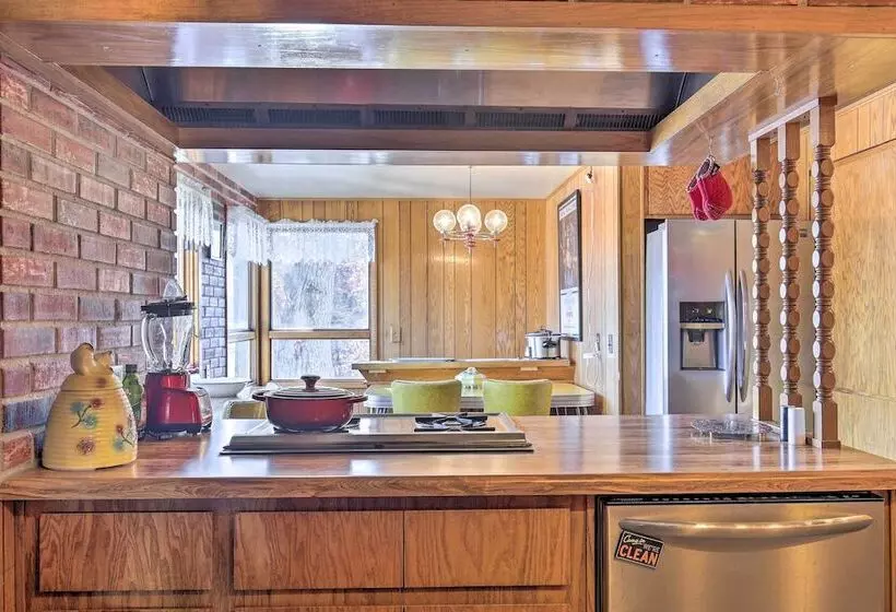 Retro Rhinelander Lake Retreat W/ Fire Pit!