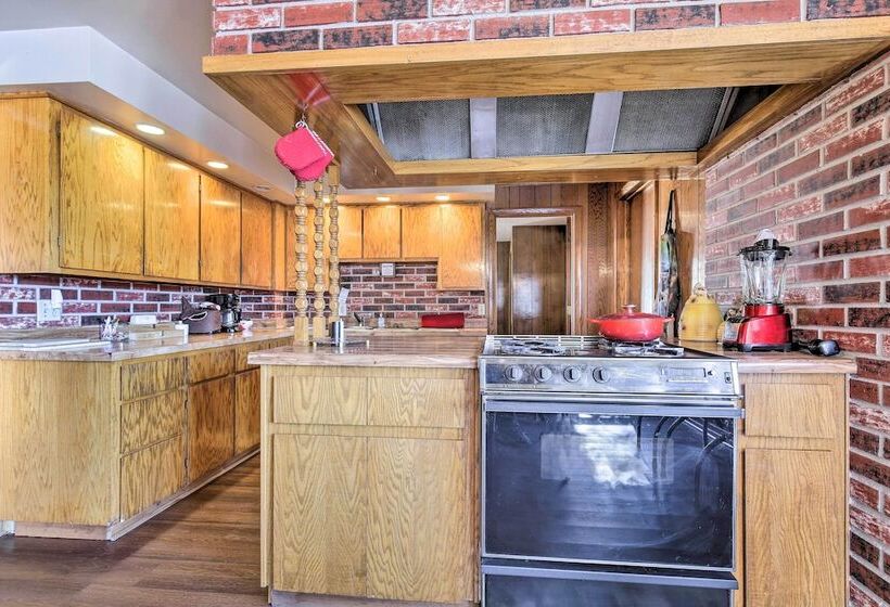 Retro Rhinelander Lake Retreat W/ Fire Pit!