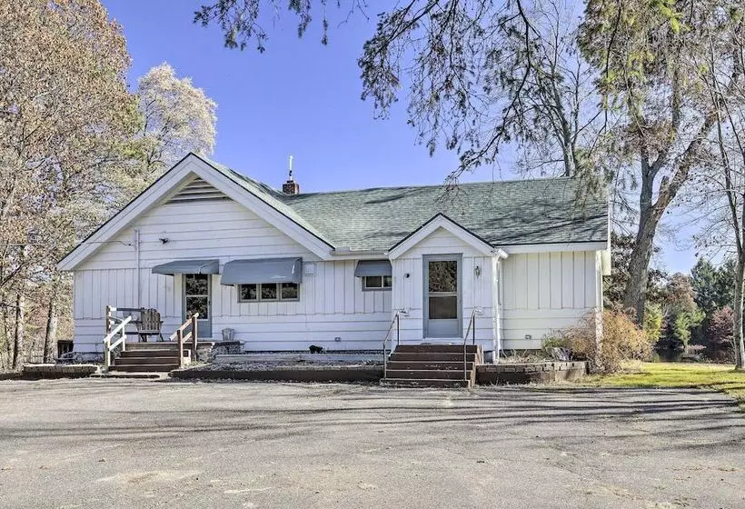 Retro Rhinelander Lake Retreat W/ Fire Pit!
