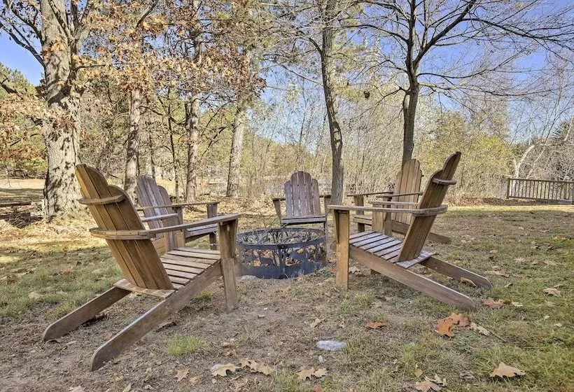 Retro Rhinelander Lake Retreat W/ Fire Pit!