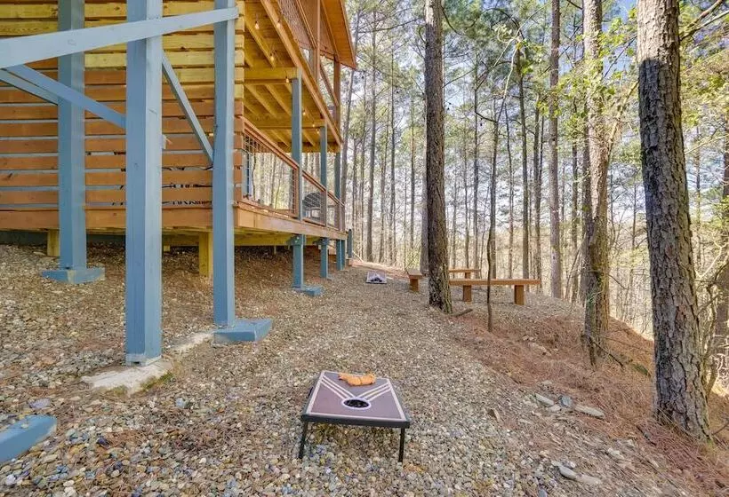 Serene Broken Bow Cabin W/ Hot Tub & Fire Pit!