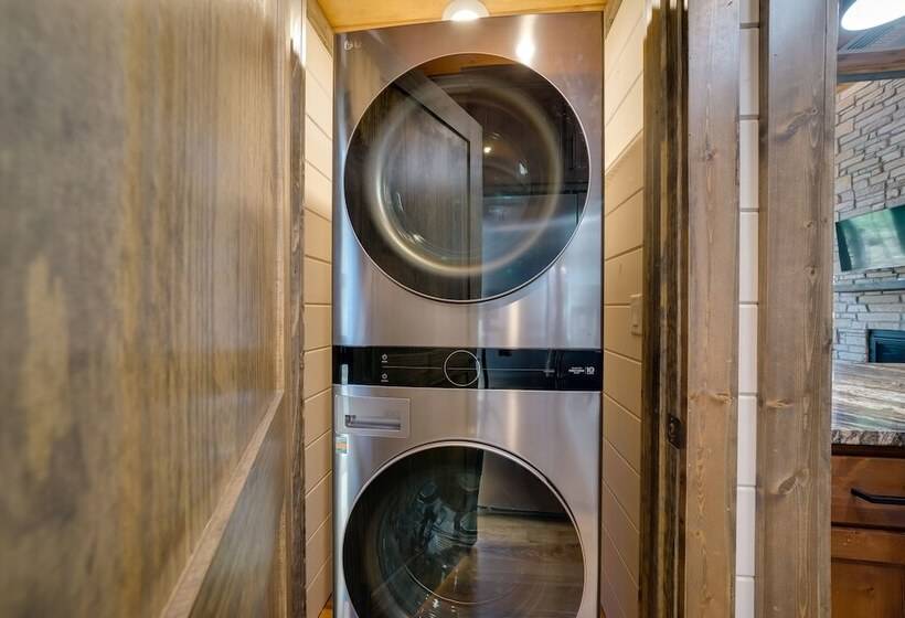 Serene Broken Bow Cabin W/ Hot Tub & Fire Pit!