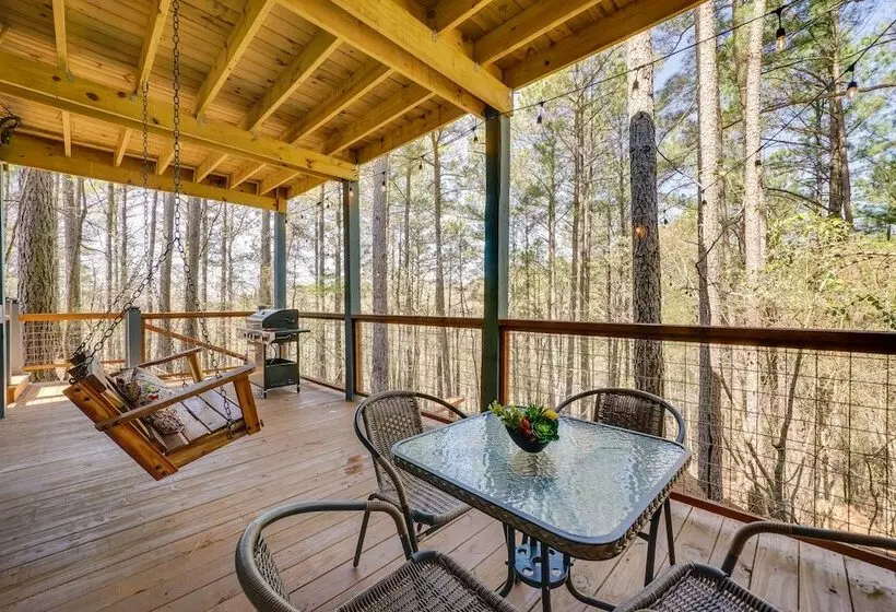 Serene Broken Bow Cabin W/ Hot Tub & Fire Pit!