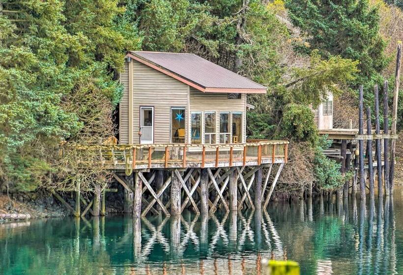 Serene Seldovia Cabin W/ Deck, Grill & Views!