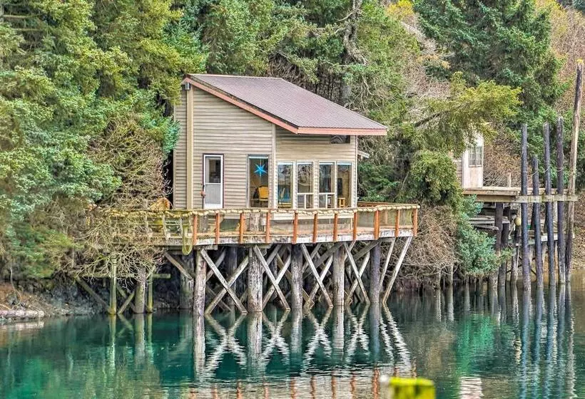 Serene Seldovia Cabin W/ Deck, Grill & Views!