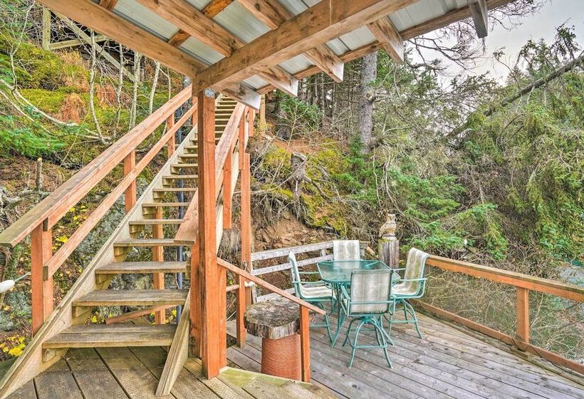 Serene Seldovia Cabin W/ Deck, Grill & Views!