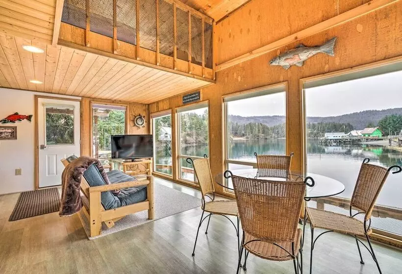 Serene Seldovia Cabin W/ Deck, Grill & Views!