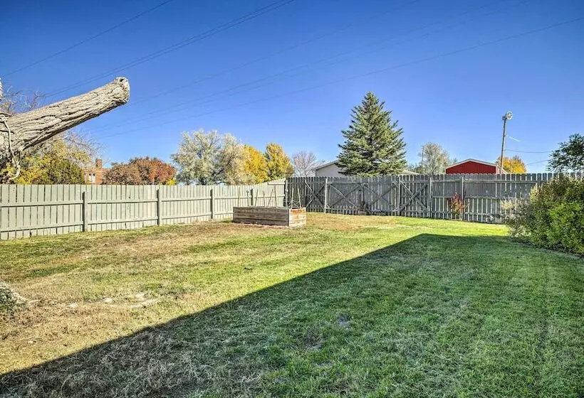 Spacious Glendo House   1 Mi To State Park!