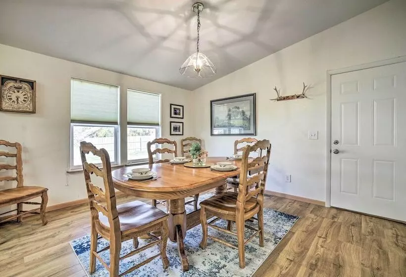 Spacious Glendo House   1 Mi To State Park!