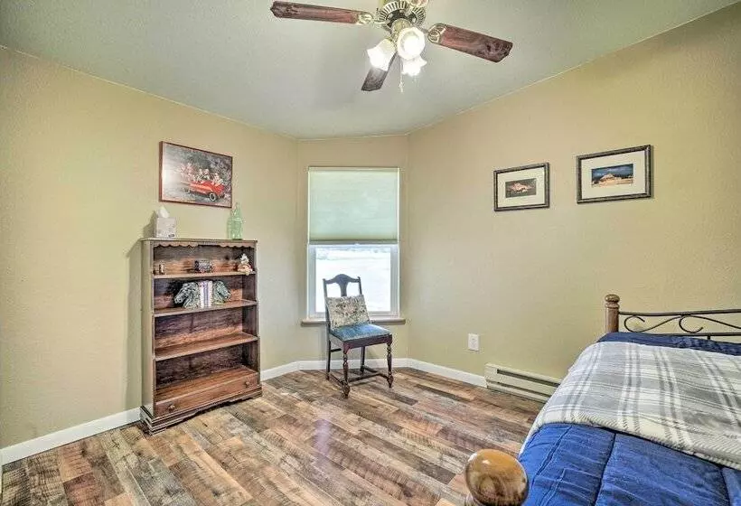 Spacious Glendo House   1 Mi To State Park!
