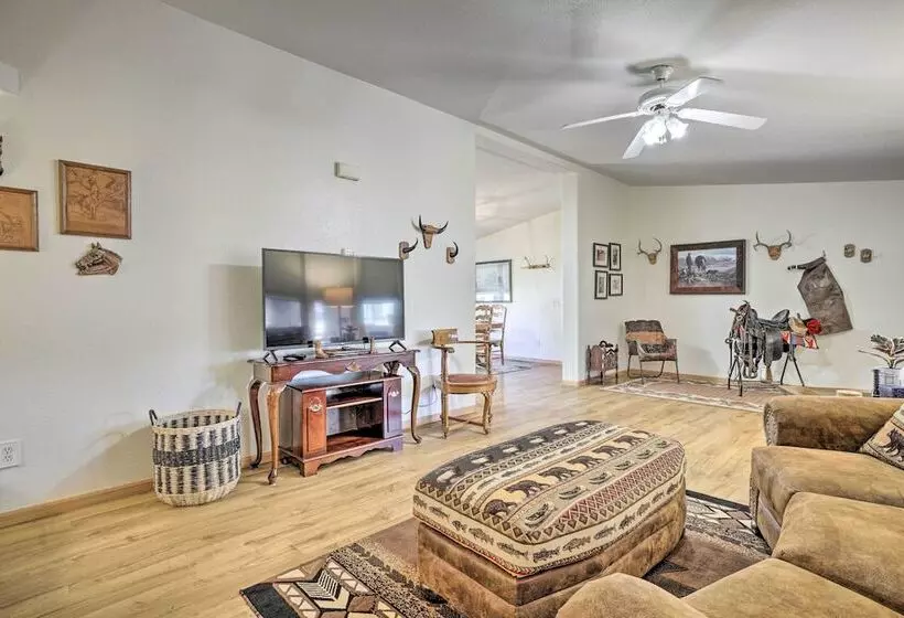 Spacious Glendo House   1 Mi To State Park!