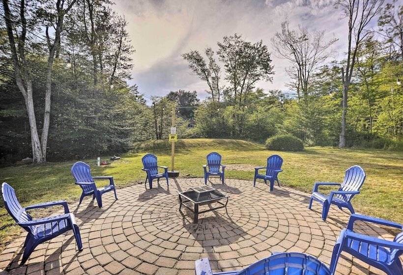 Hot Tub & Fire Pit: Family Home In Tobyhanna