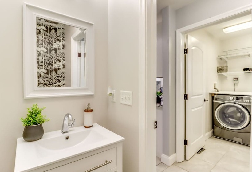 Hot Tub & Fire Pit: Family Home In Tobyhanna