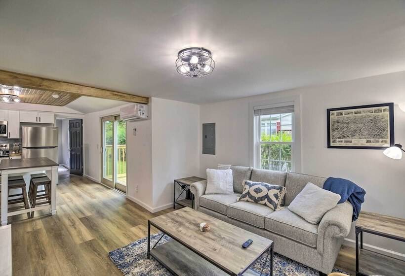 Updated Bristol Retreat ~ 2 Miles To Downtown!