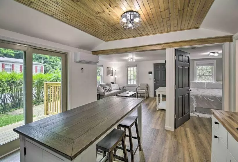 Updated Bristol Retreat ~ 2 Miles To Downtown!