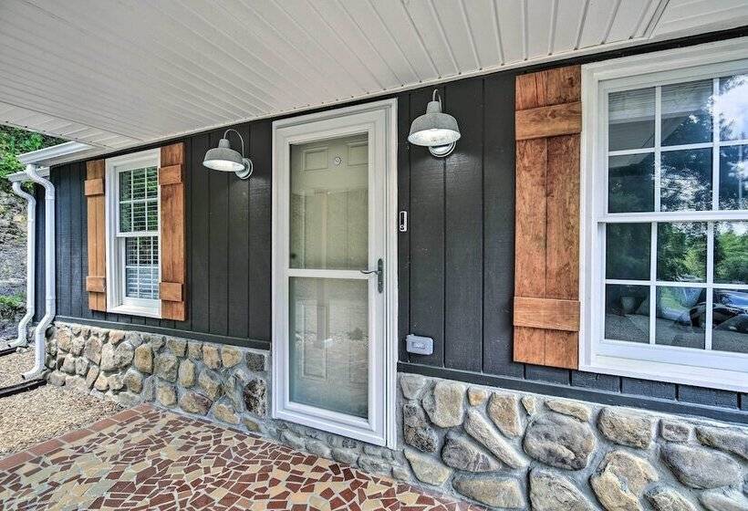 Updated Bristol Retreat ~ 2 Miles To Downtown!