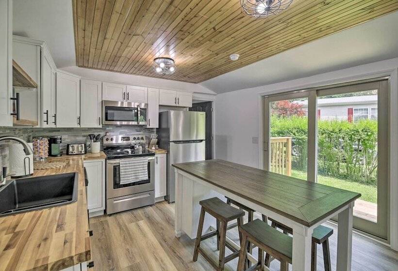 Updated Bristol Retreat ~ 2 Miles To Downtown!