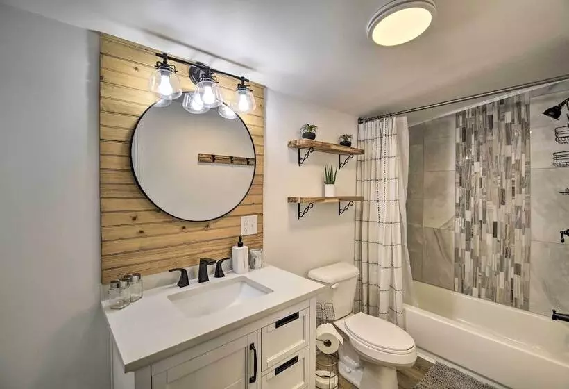 Updated Bristol Retreat ~ 2 Miles To Downtown!