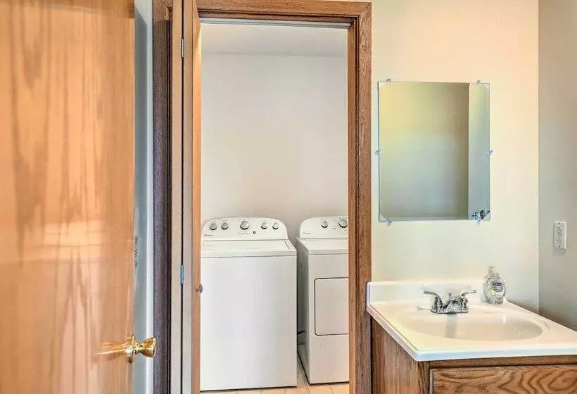 Ovid Home W/ Lake Views On Cayuga Wine Trail!
