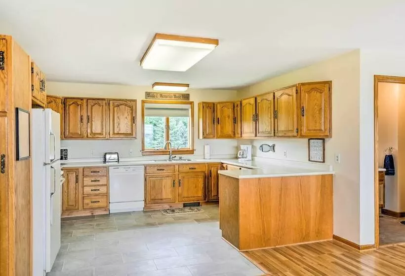 Ovid Home W/ Lake Views On Cayuga Wine Trail!