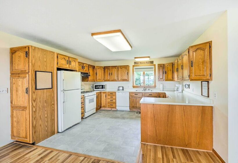 Ovid Home W/ Lake Views On Cayuga Wine Trail!