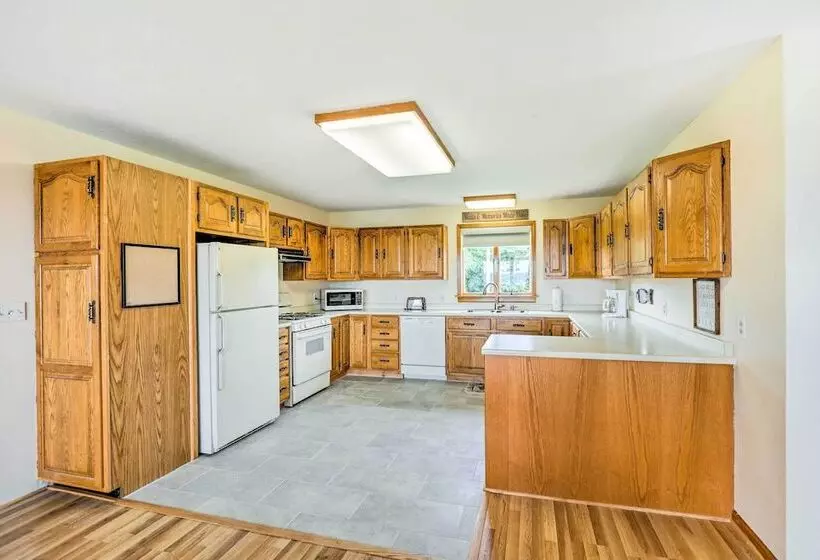 Ovid Home W/ Lake Views On Cayuga Wine Trail!
