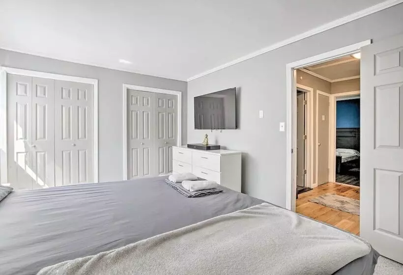 Waterbury Home: Playground & Porch Swing