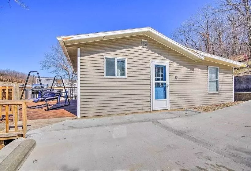 Waterfront Lake Of The Ozarks Cabin W/ Boat Dock!
